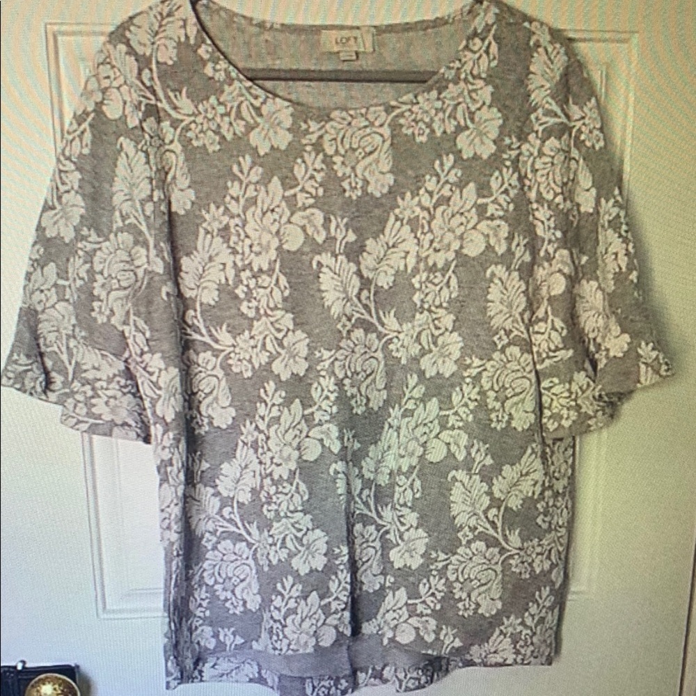 LOFT Gray Floral Women Top
